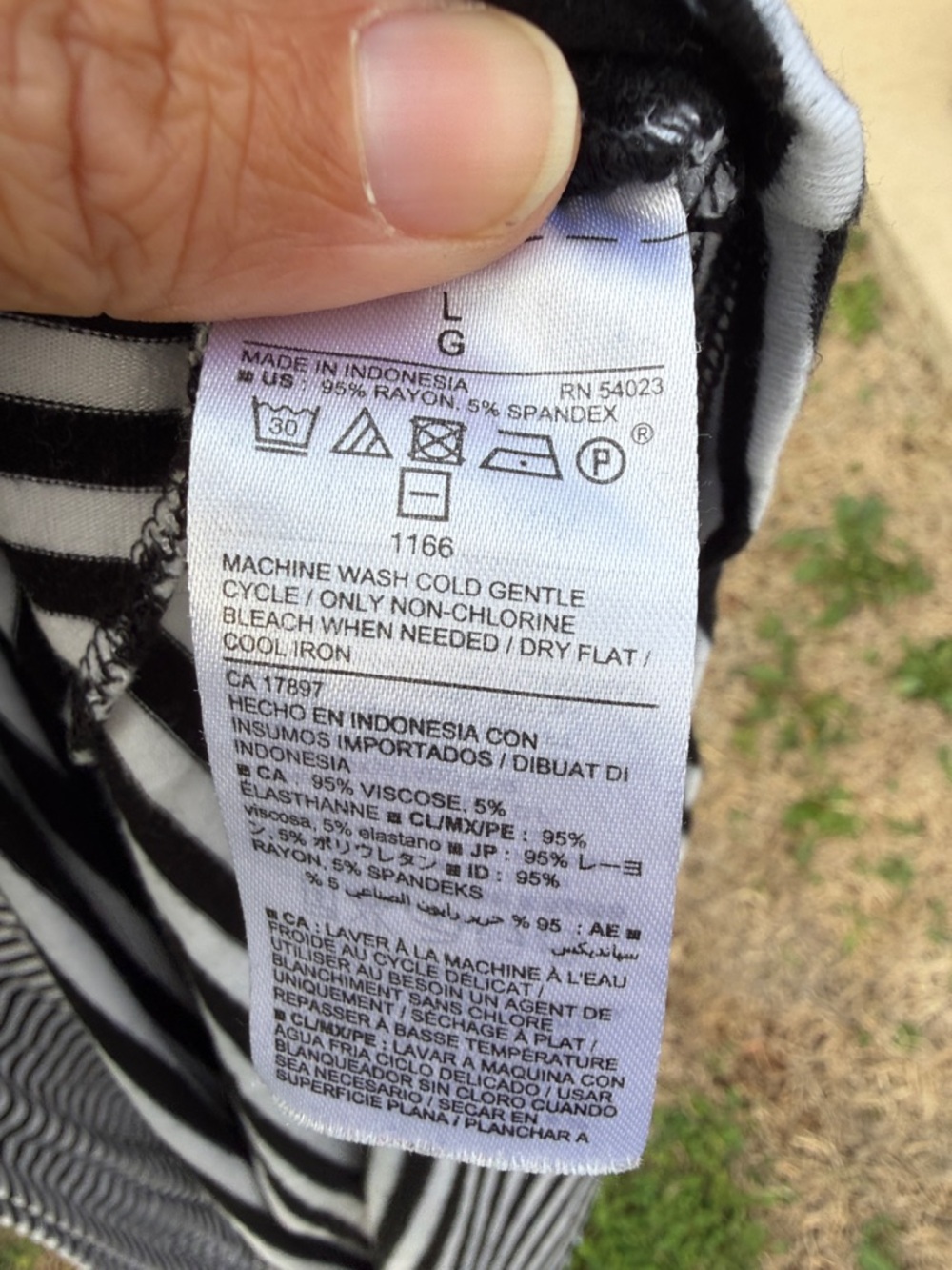 Old Navy b&w striped knit swing sleeveless dress - Picture 5 of 7